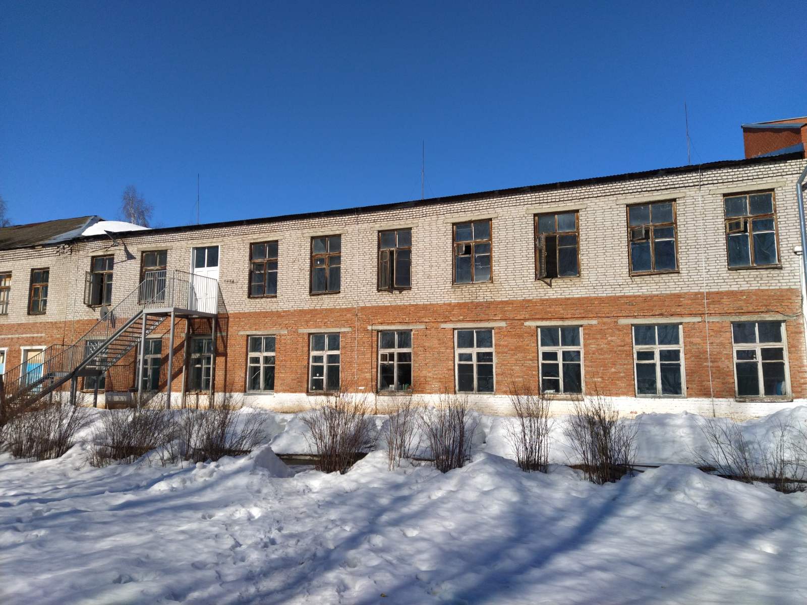 Фасад школы до ремонта